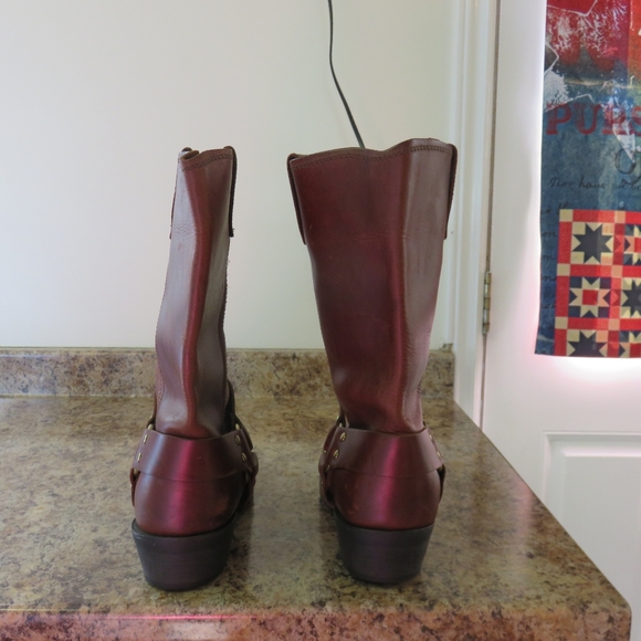 Boots - Picture 10 of 10